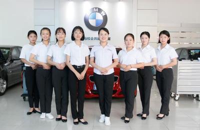 00后女生學(xué)汽修 打破性別刻板印象，99%汽車(chē)企業(yè)青睞的新趨勢(shì)